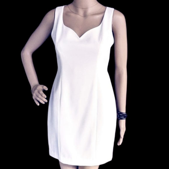 Vintage Dresses & Skirts - Laundry by Shelli Segal white crepe mini dress
